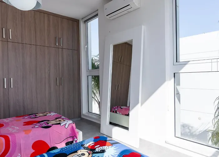 White Pearl Protaras 7 Paralímni