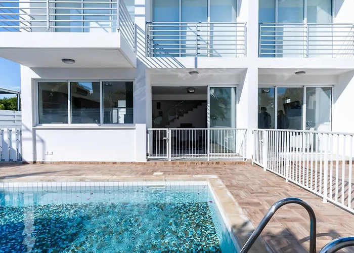 White Pearl Protaras 7 *