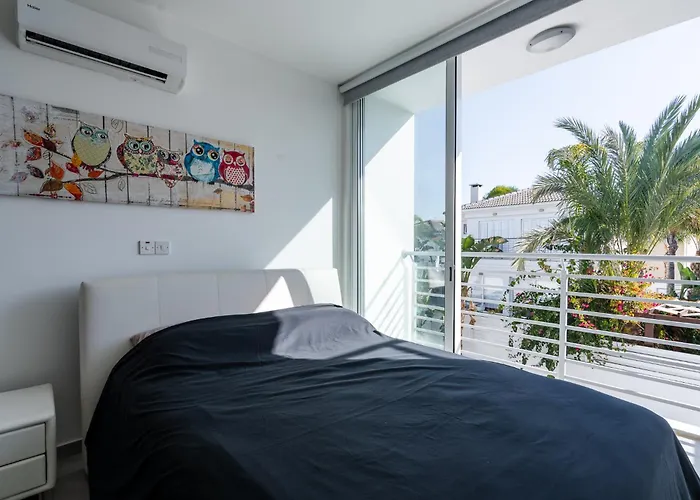 White Pearl Protaras 7 Villa *