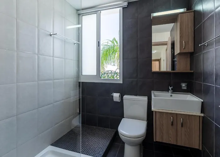 White Pearl Protaras 7 Villa *