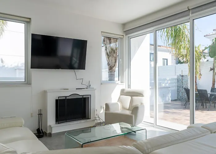 White Pearl Protaras 7 Paralimni