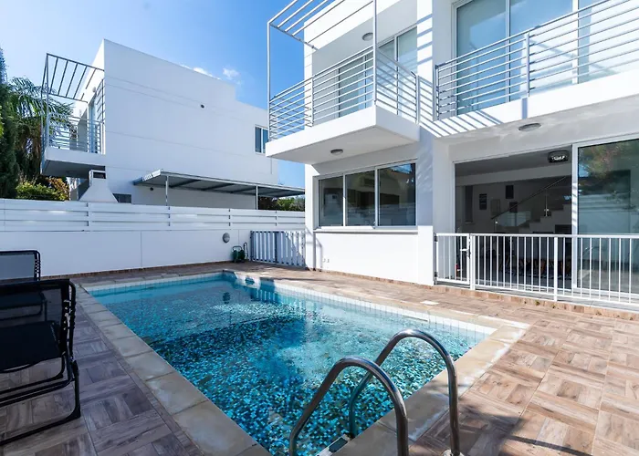 White Pearl Protaras 7 Villa *