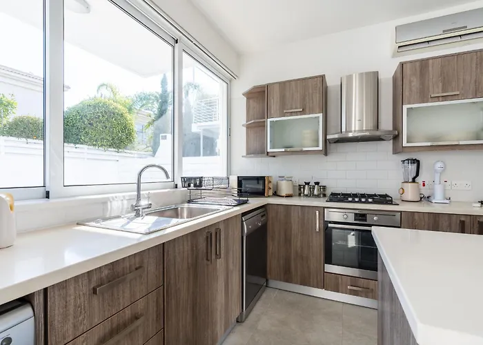 White Pearl Protaras 7 Paralimni